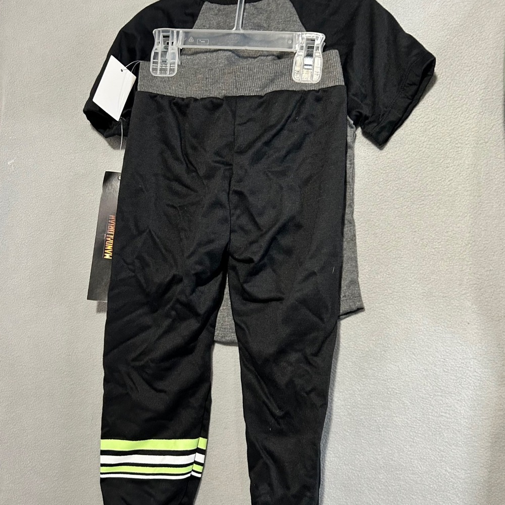 Star Wars Mandalorian Baby Yoda Pajama Set Size 4T Kids Sleepwear 2 Sets - Picture 4 of 8